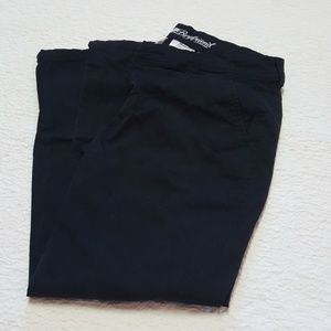 EUC Size 4 Old Navy Black Capris